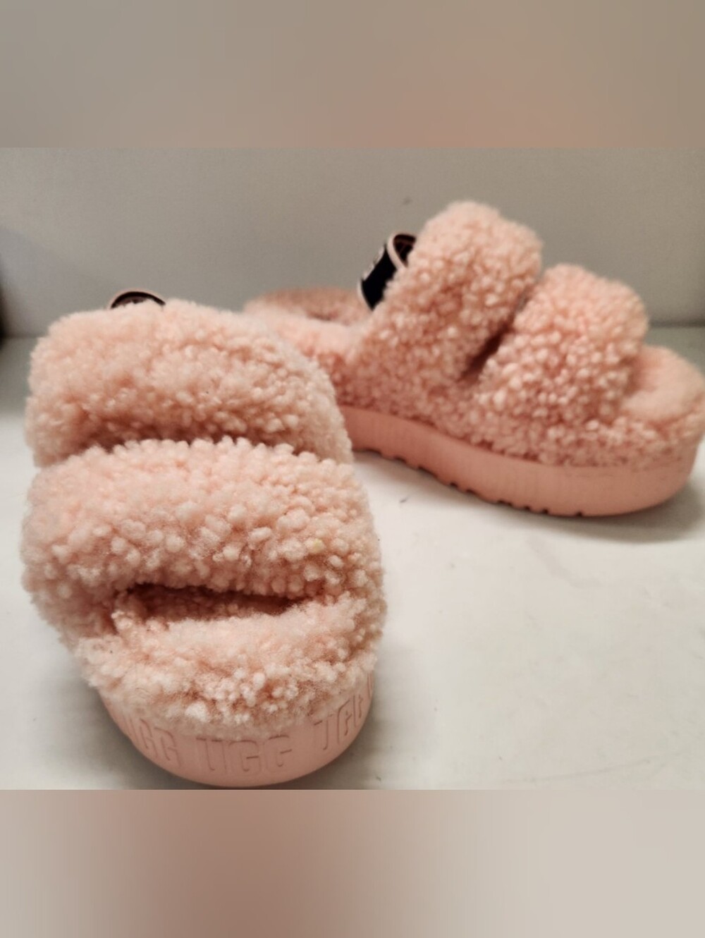 UGG Oh Fluffita Platform Pink Slides Size 8 Like New MSRP $110 - Picture 4 of 10